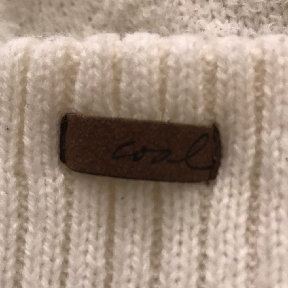 White cream Beanie - Picture 2 of 3